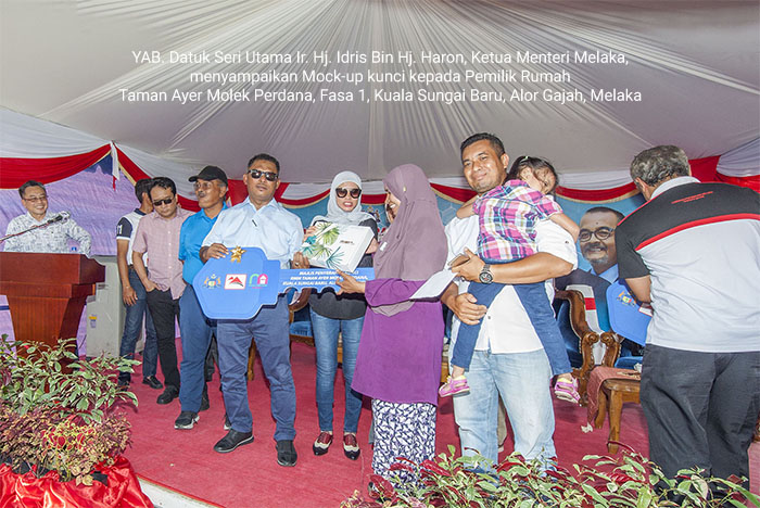 Majlis-Penyerahan-Kunci-Ayer-Molek-11.jpg